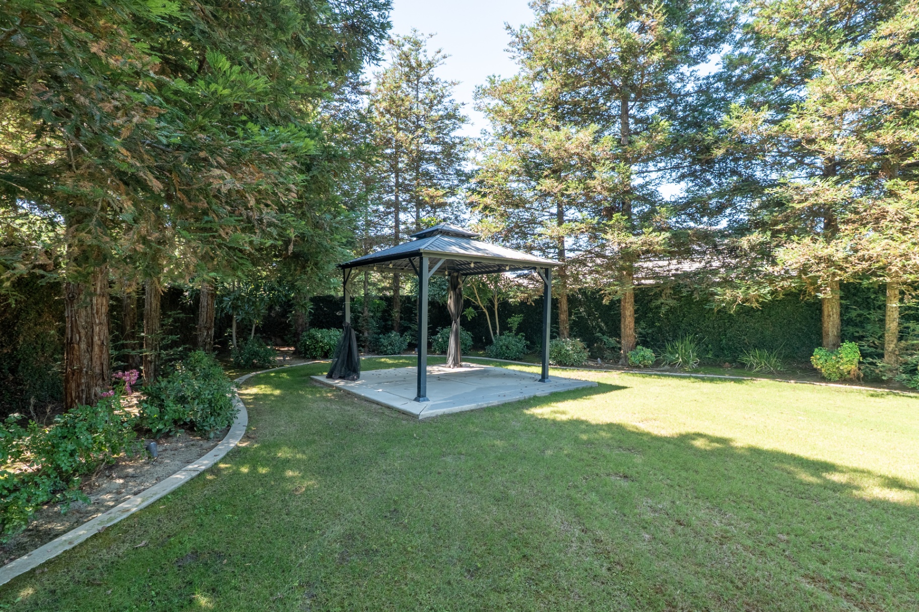 2911 Ragland Ct — 28-gazebo-garden-corner.jpg