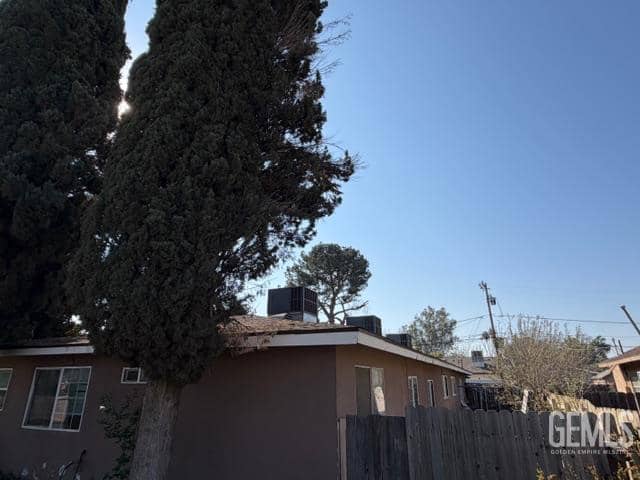 1909 Buena Vista Street, Bakersfield, California, 93304