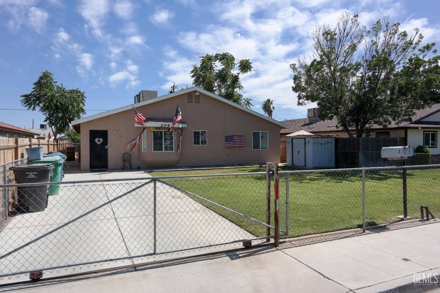 209 E Moneta Avenue, Bakersfield, California, 93308