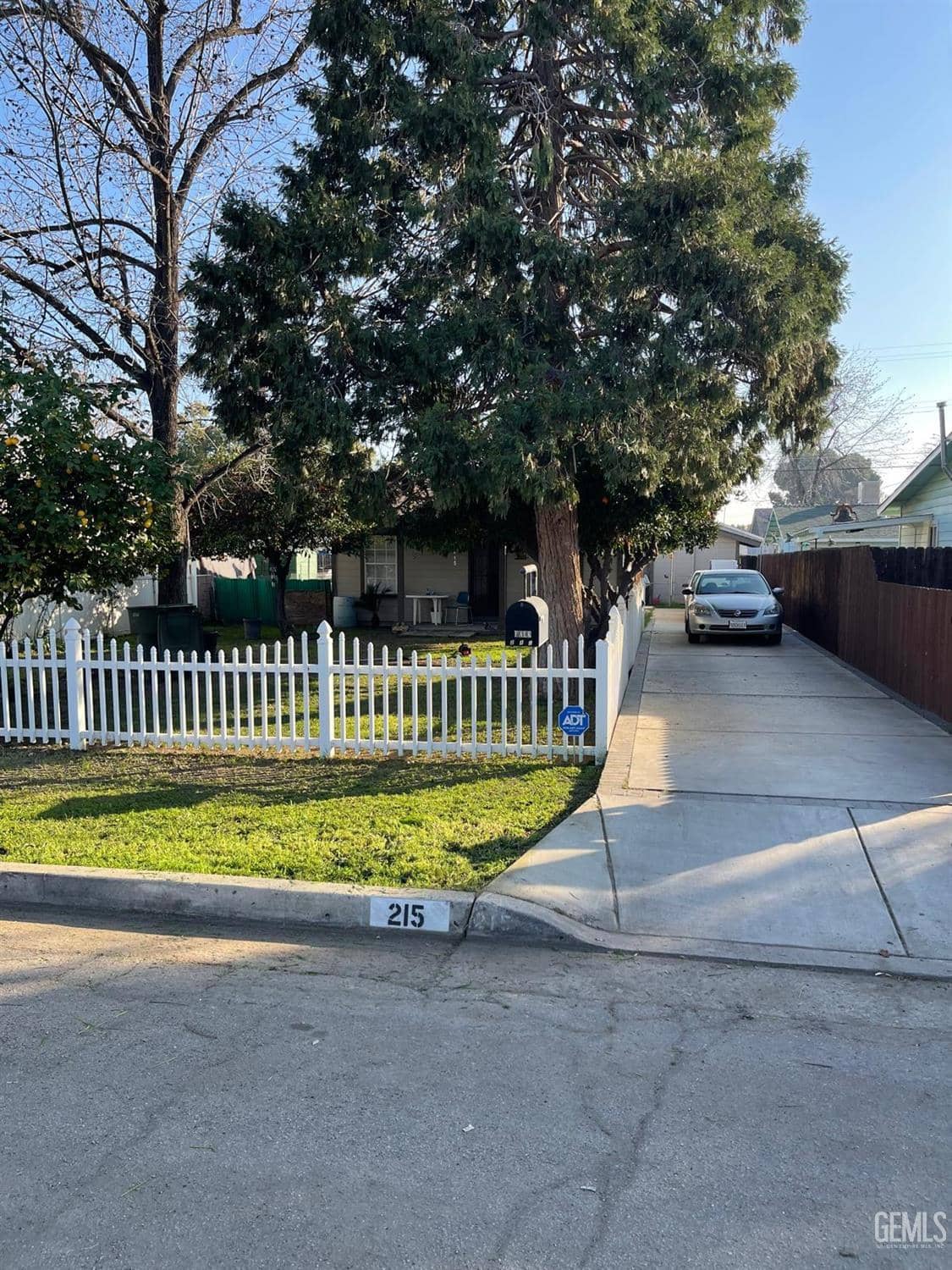 215 Harding Avenue, Bakersfield, California, 93308