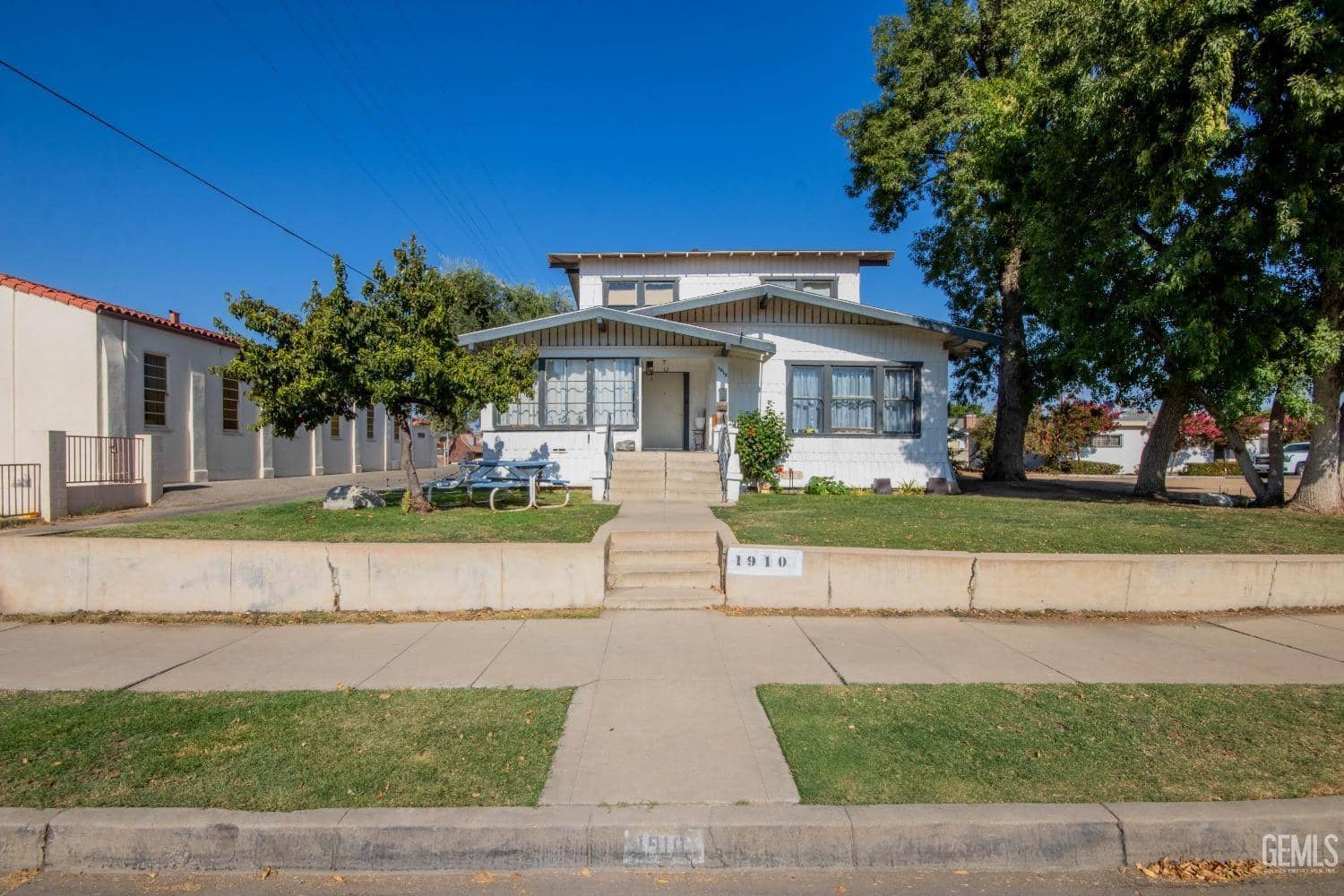 1910 Baker Street, Bakersfield, California, 93305