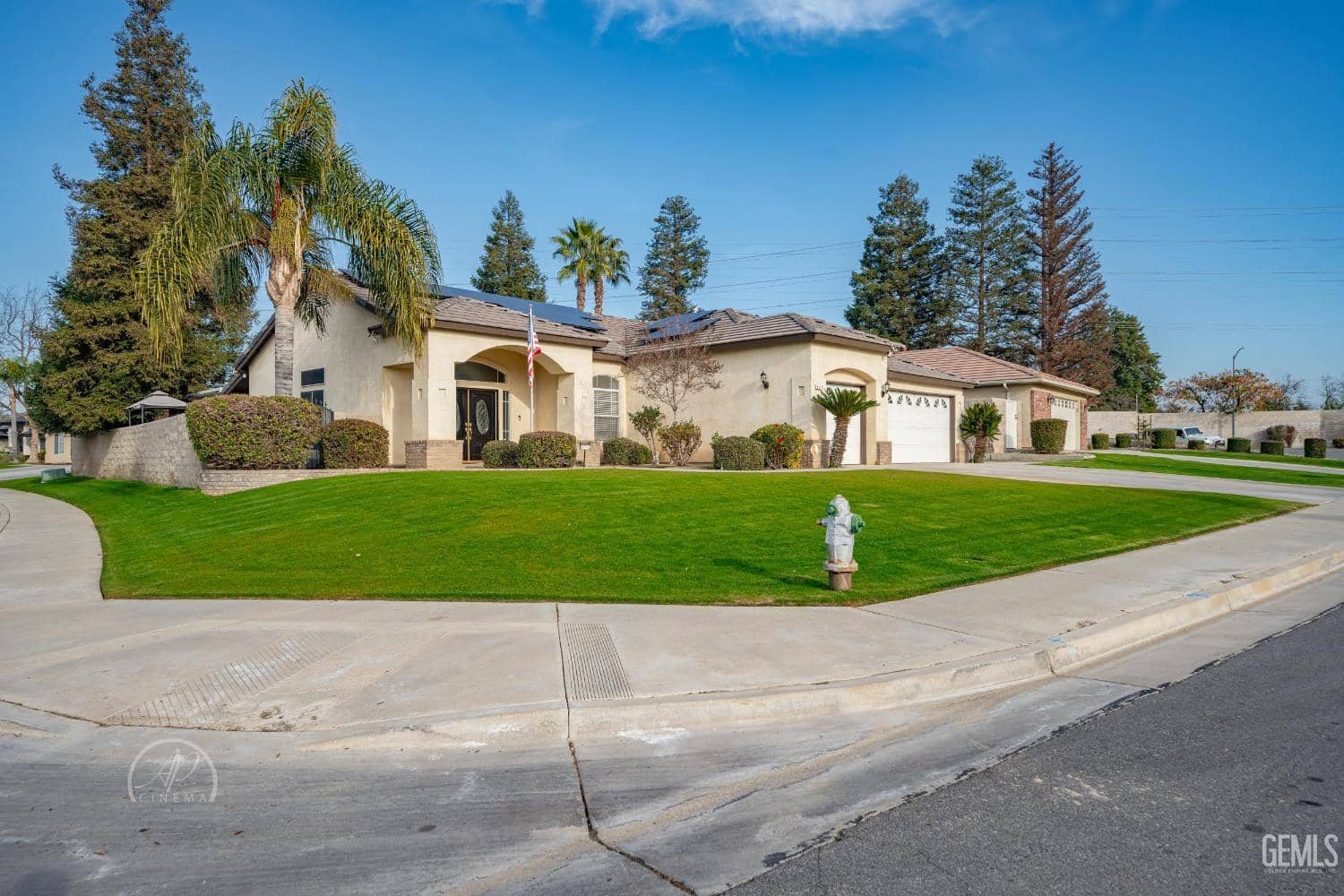 8112 Falls Court, Bakersfield, California, 93312