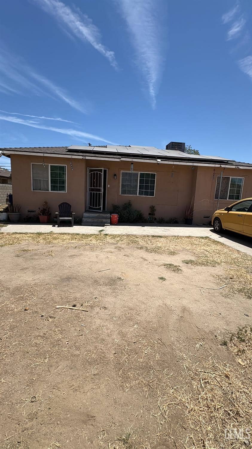 25 Augusta Street, Bakersfield, California, 93307