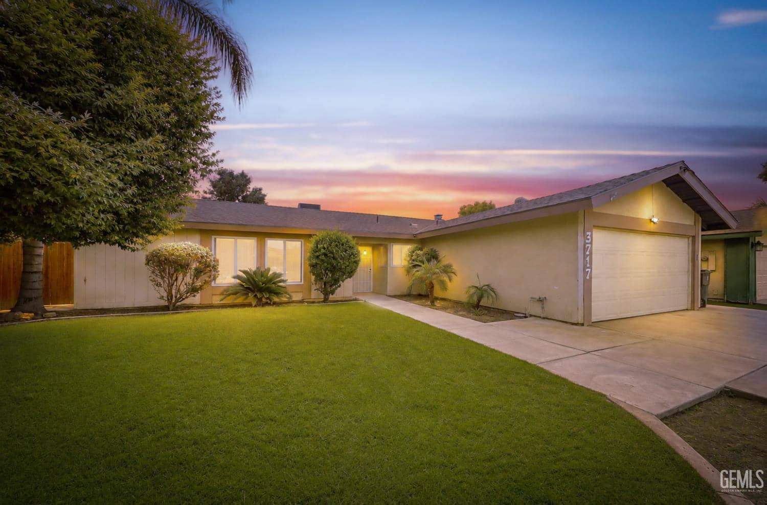 3717 Valley Springs Avenue, Bakersfield, California, 93309