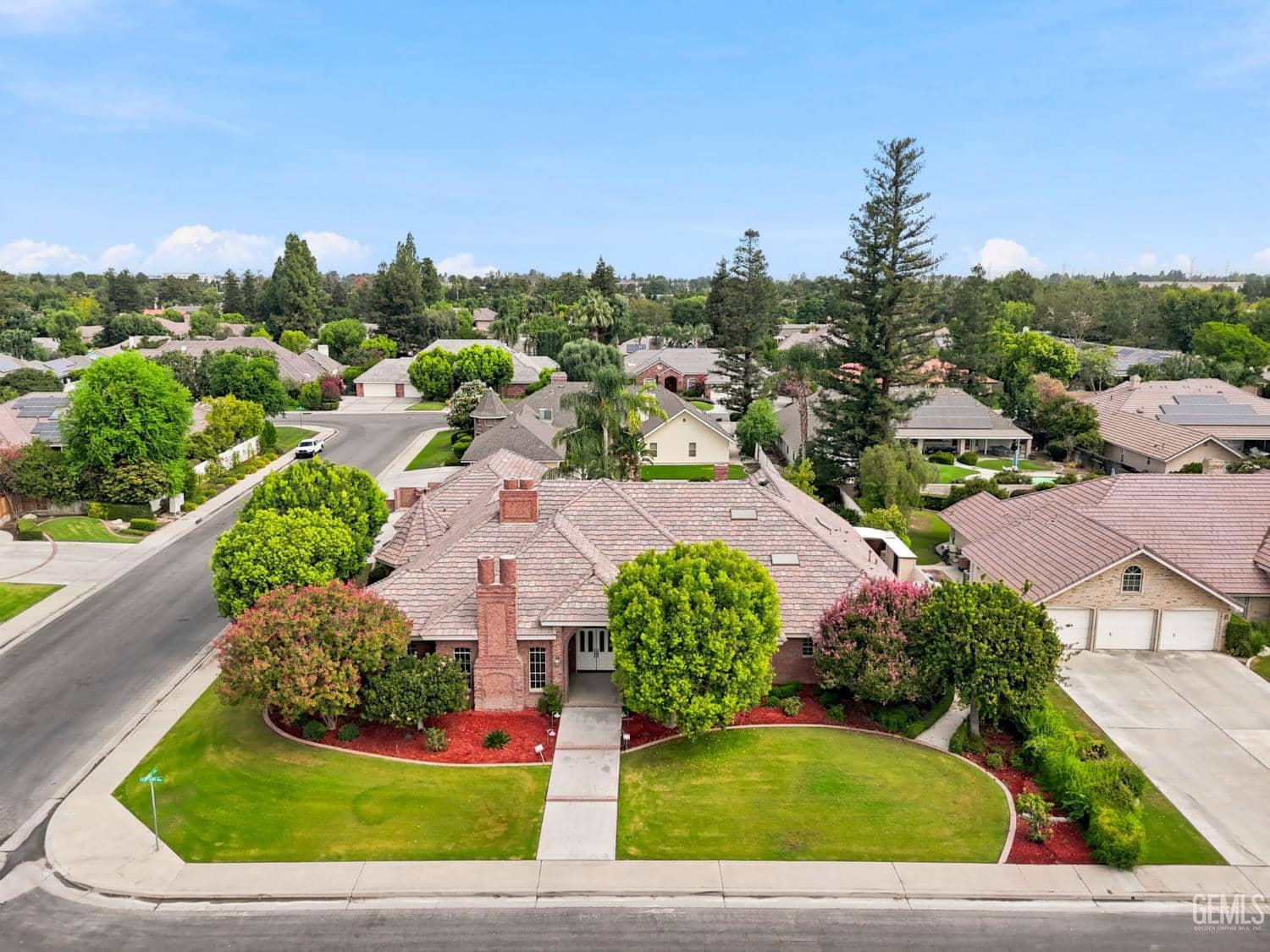9008 Serrant Court, Bakersfield, California, 93311