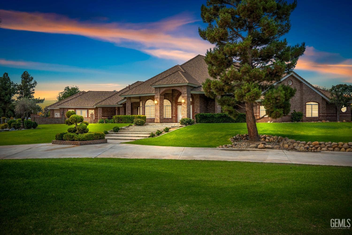 5149 Fallgatter Street, Bakersfield, California, 93308