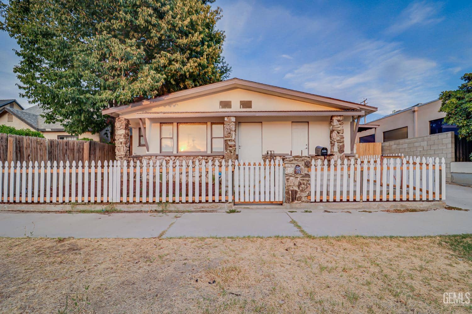 2106 E Street, Bakersfield, California, 93301