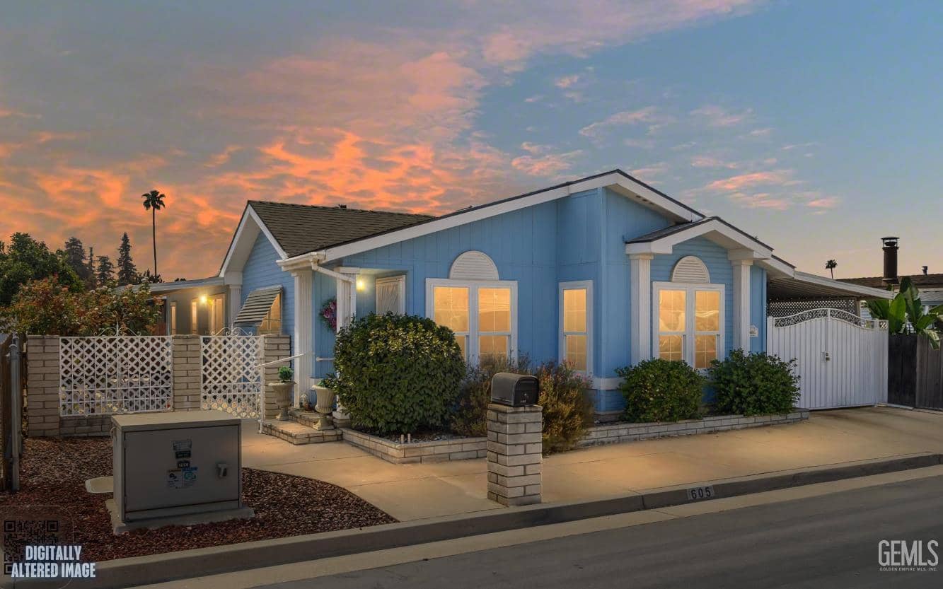 605 44th Street, Bakersfield, California, 93301