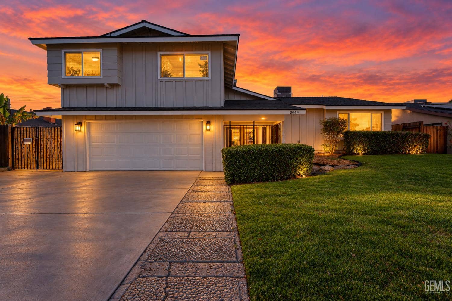 3044 Jacaranda Drive, Bakersfield, California, 93301