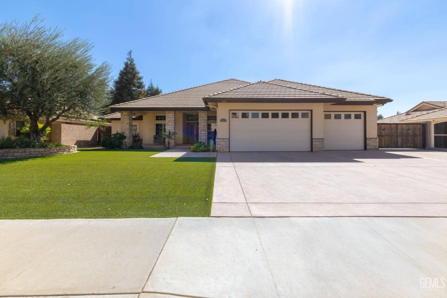 9009 Cripple Creek Avenue, Bakersfield, California, 93312
