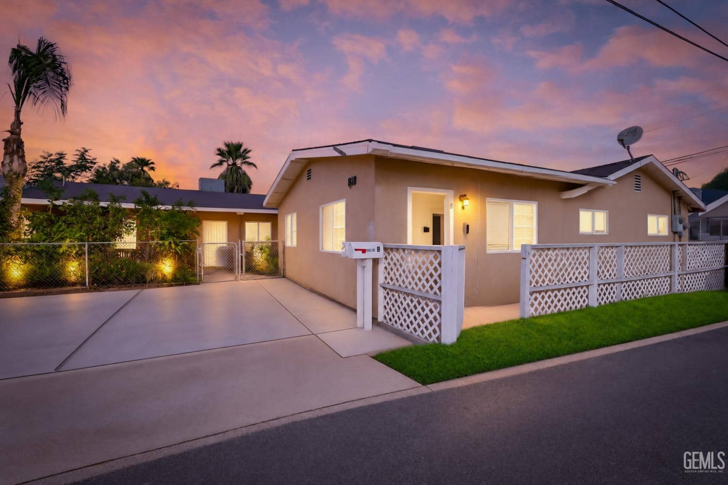 818 11th Street, Bakersfield, California, 93304