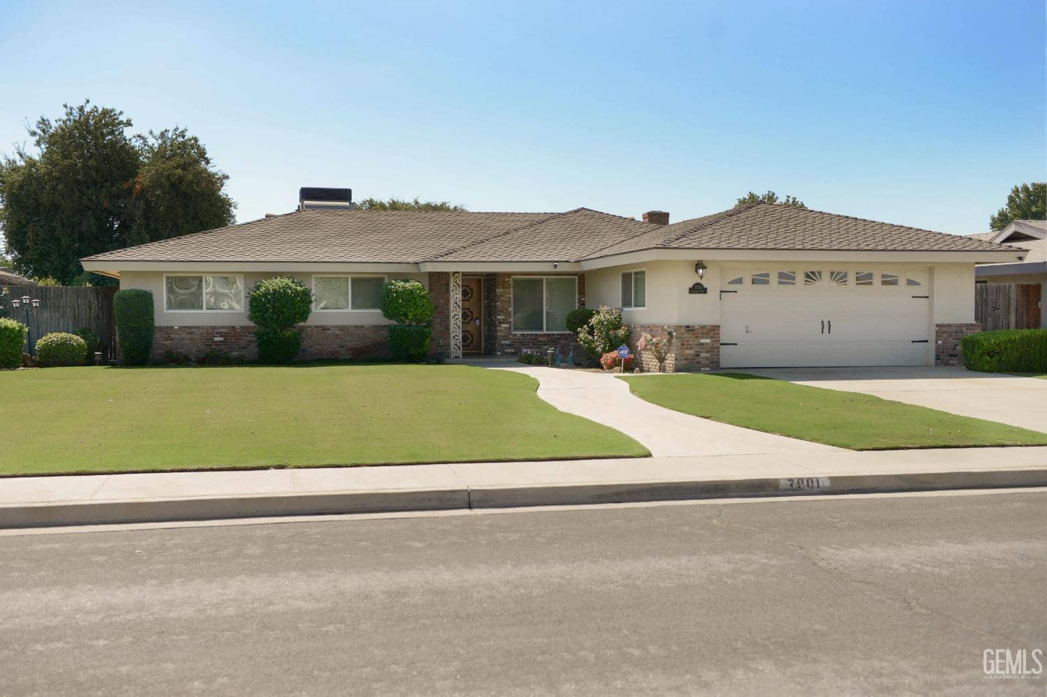 7001 Pembroke Avenue, Bakersfield, California, 93308